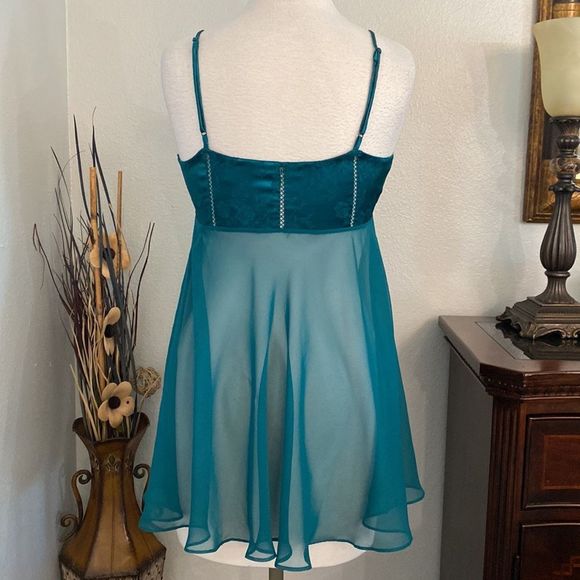 Victorias Secret Vintage Emerald Green Slip Size XS - Picture 3 of 11